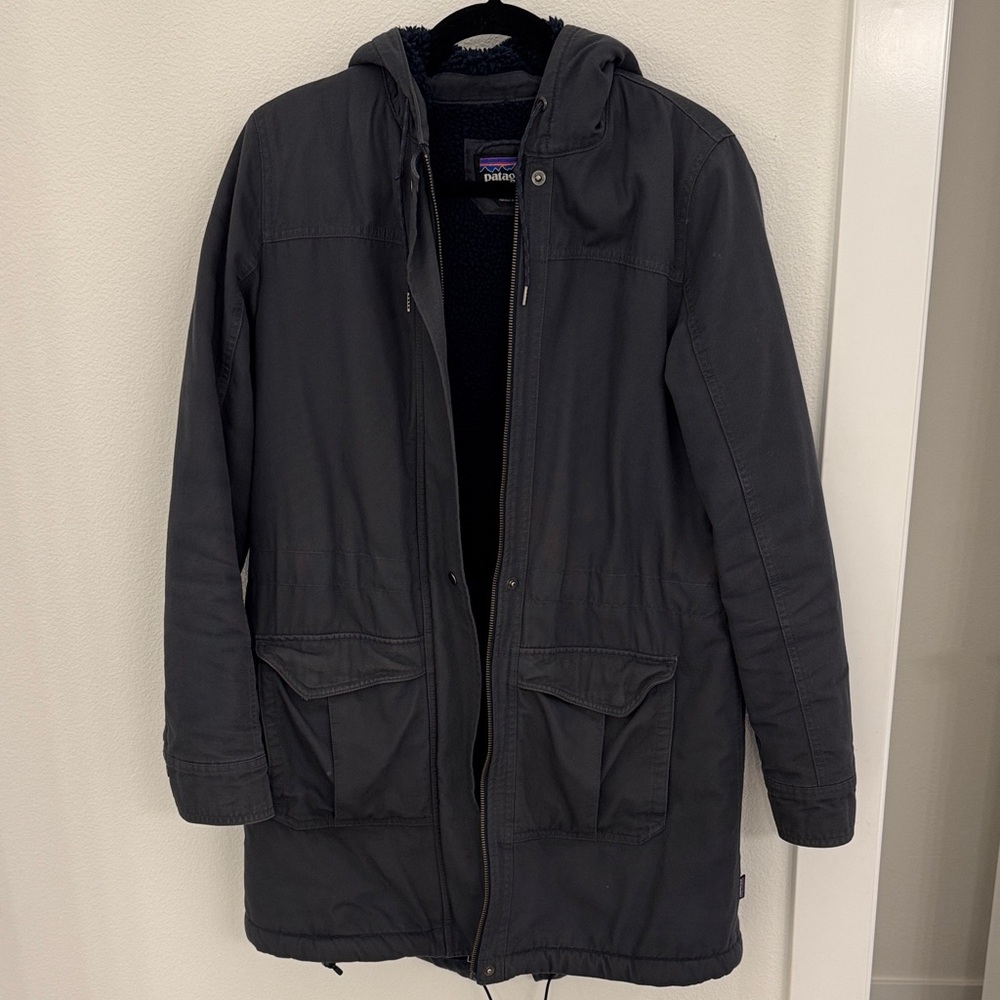 Patagonia Womens Navy Sherpa Lined Parka Field Jacket with Hood